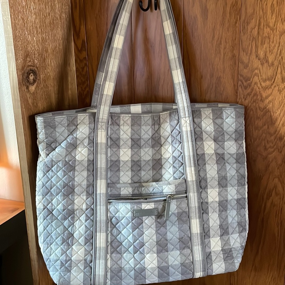 Vera Bradley.. Vera Tote.. Grey and White Buffalo check.